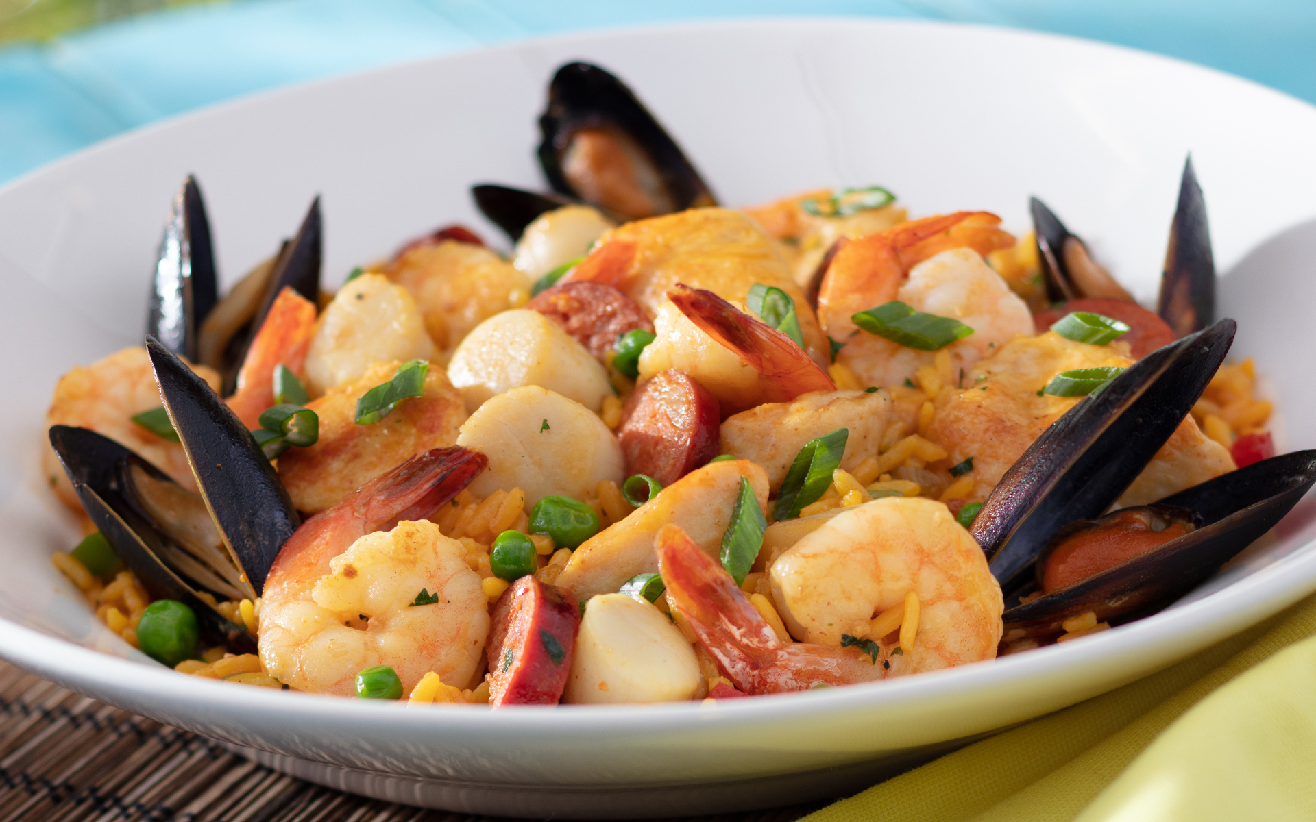 https://media.bahamabreeze.com/en_us/images/marketing/Seafood_Paella.jpg