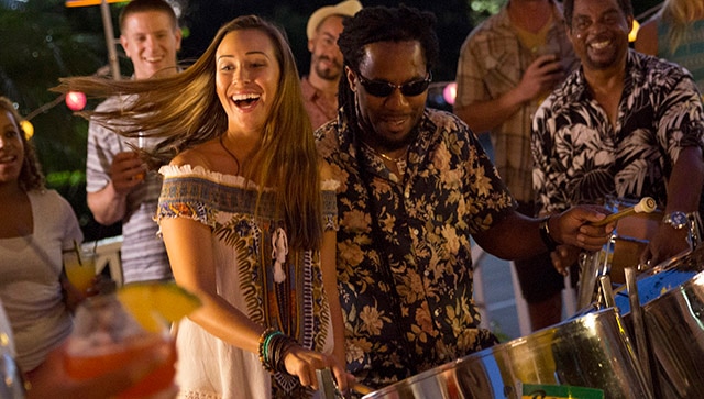 Enjoy live music at Bahama Breeze